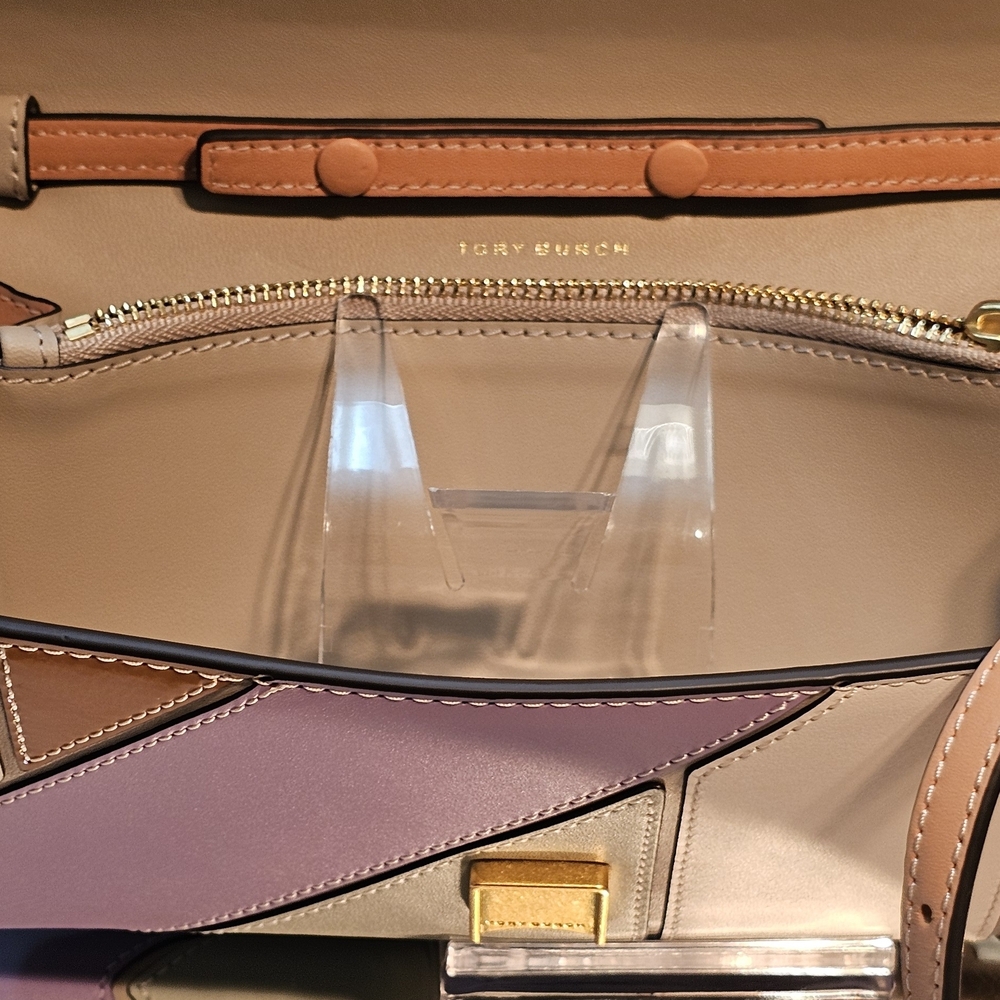 Tory Burch Robinson Patchwork Leather Wallet On A… - image 7